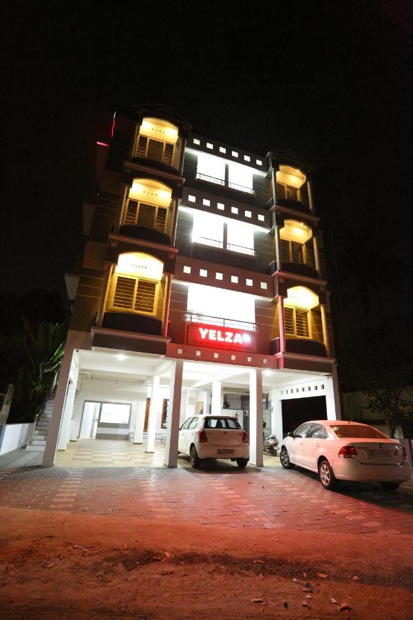 Yelza Hotel And Residence Alwaye Exterior photo