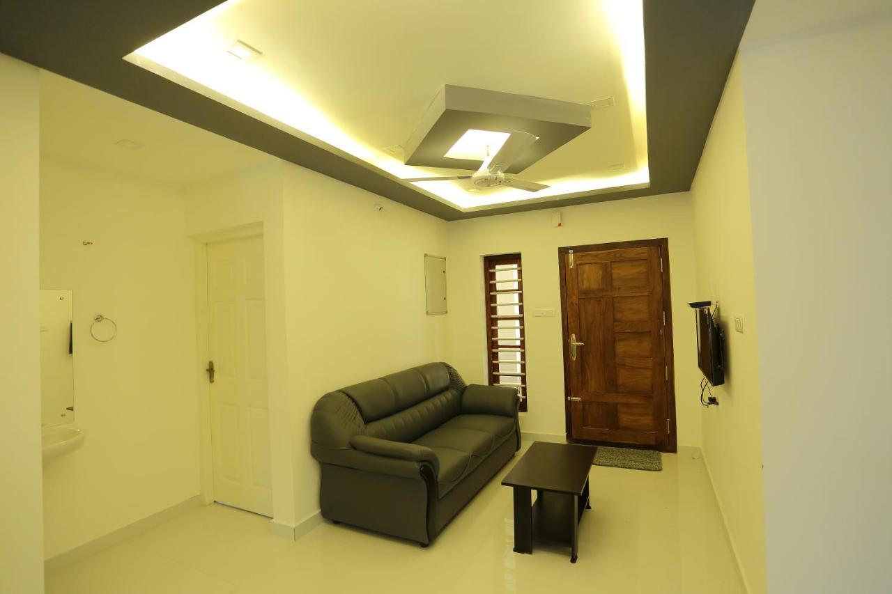 Yelza Hotel And Residence Alwaye Exterior photo